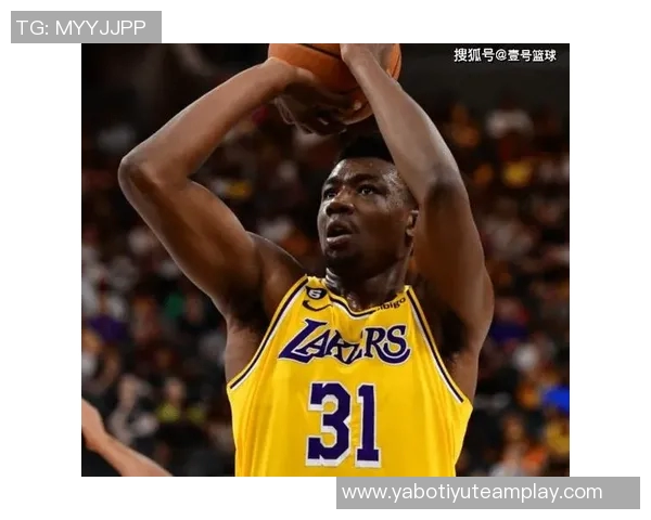 麦凯恩成功接受拇指韧带修复手术预计缺阵至少一个月 麦凯恩成功接受拇指韧带修复手术预计缺阵至少一个月