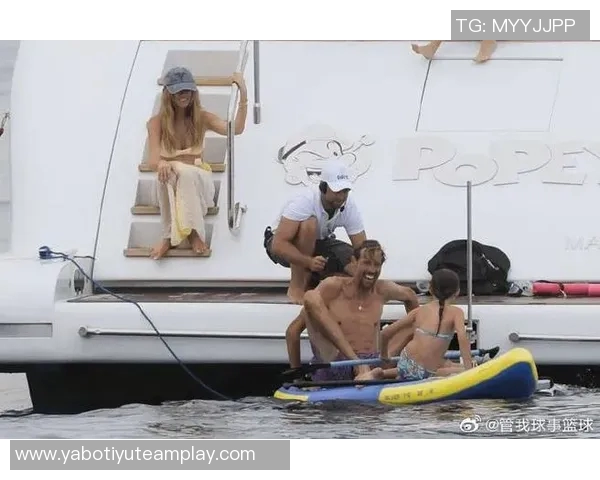 克劳奇分享家庭趣事:为妻子选礼物无能女儿因女足热爱足球 克劳奇分享家庭趣事:为妻子选礼物无能女儿因女足热爱足球