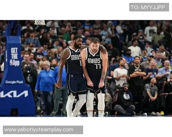 德隆谈东契奇与詹姆斯关系不佳未扶摔倒事件引发热议