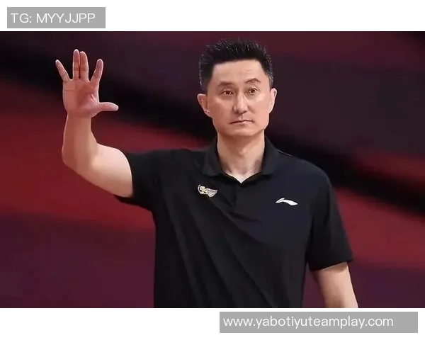 广东男篮主帅杜锋亲临现场助威广东女篮新赛季首战精彩揭幕