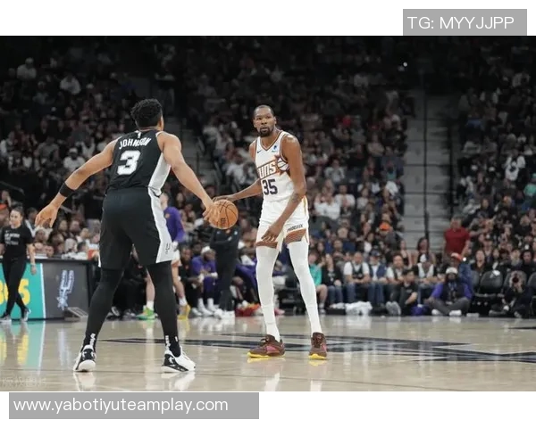 杜兰特称赞布克防守表现出色最终球队成功完成关键一击