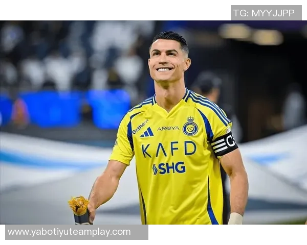 内托禁区内摔倒未获判罚C罗射门稍稍偏出引发争议